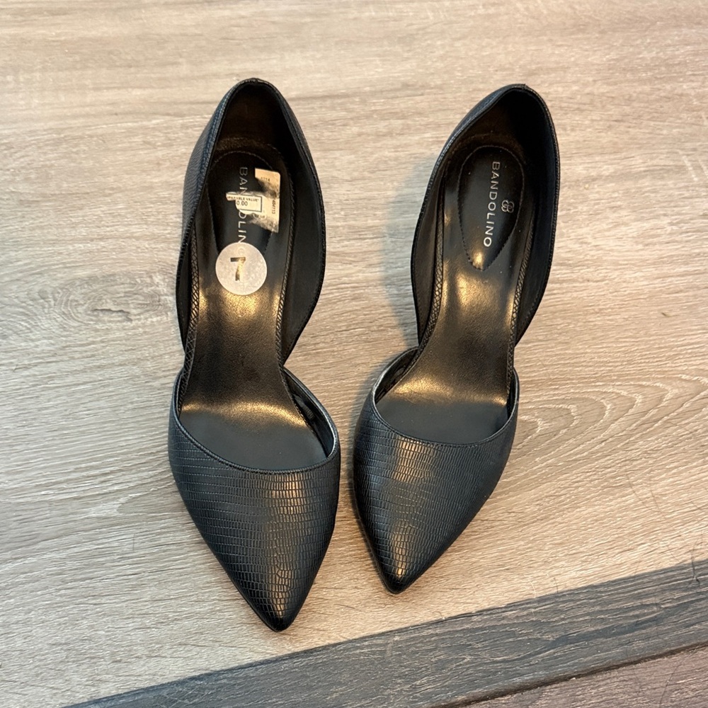 Bandolino Black Pointed Toe Heels